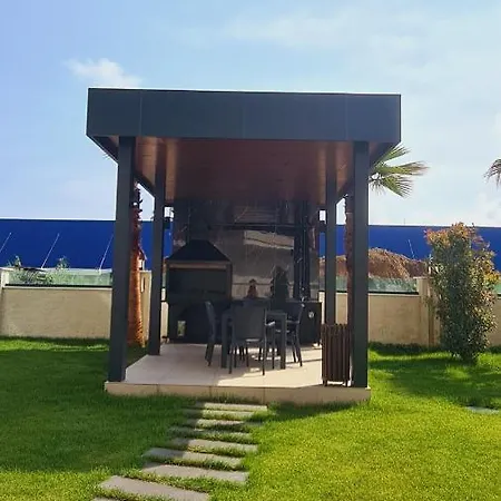 Family With Pool Eden Valley דירה